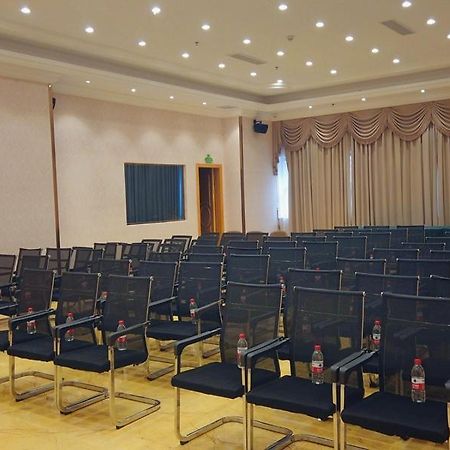 Vienna Hotel Nanxiong Екстер'єр фото