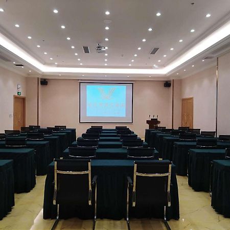 Vienna Hotel Nanxiong Екстер'єр фото