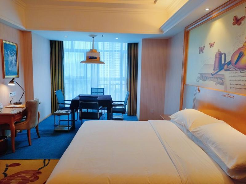 Vienna Hotel Nanxiong Екстер'єр фото