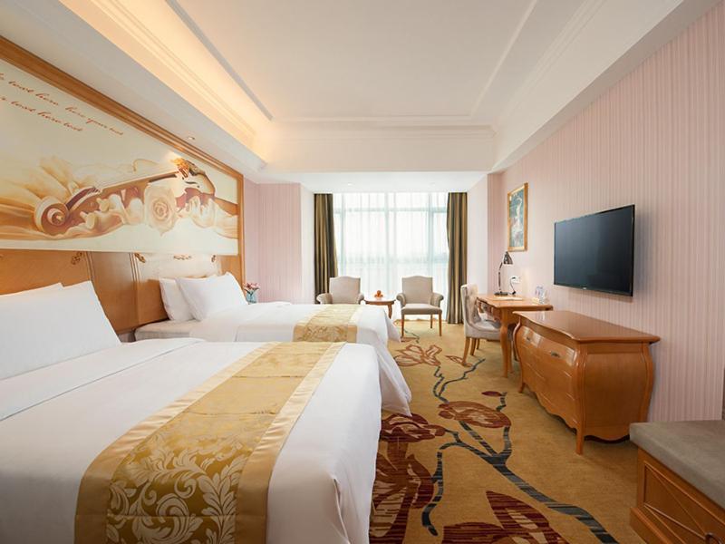 Vienna Hotel Nanxiong Екстер'єр фото